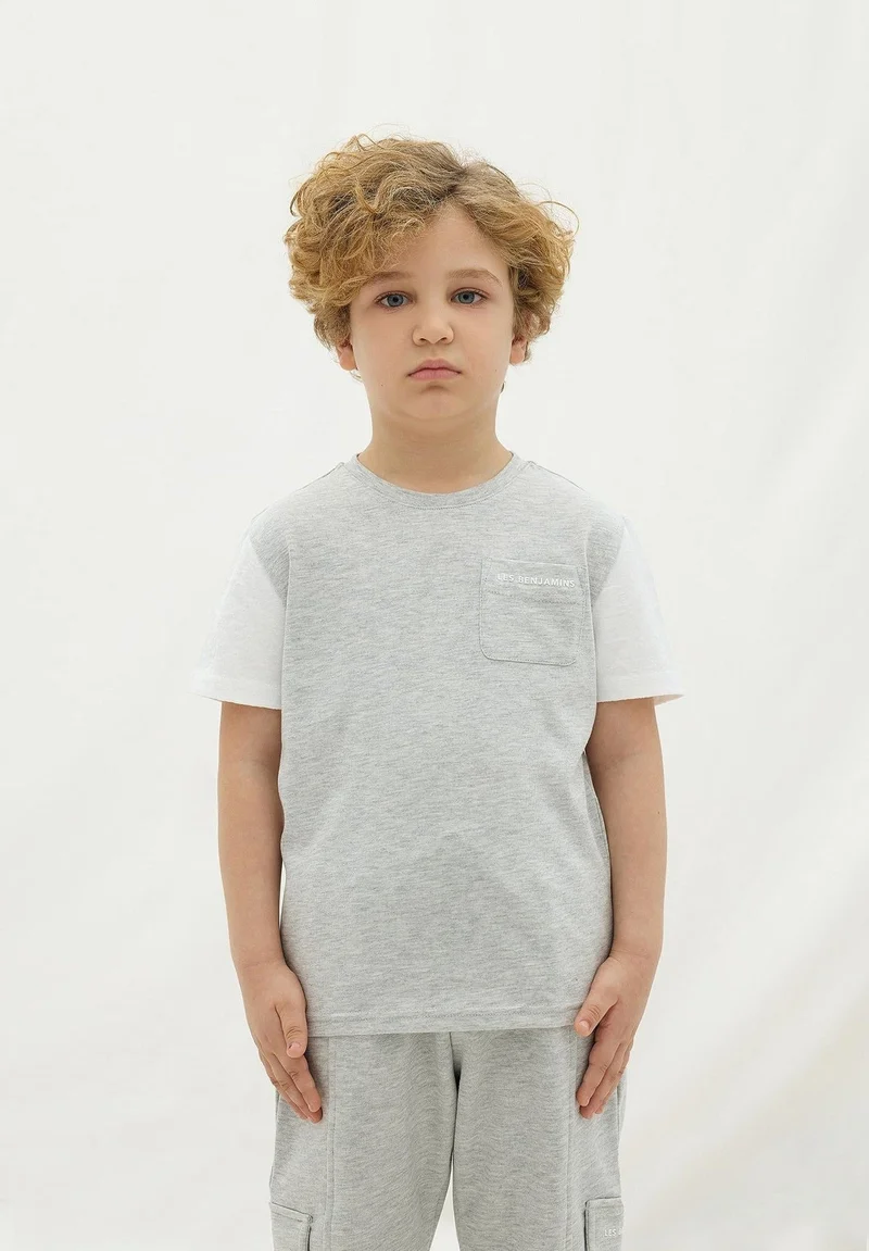 ليس بنجامنز تي شيرت بأكمام قصيرة ٤٠٣